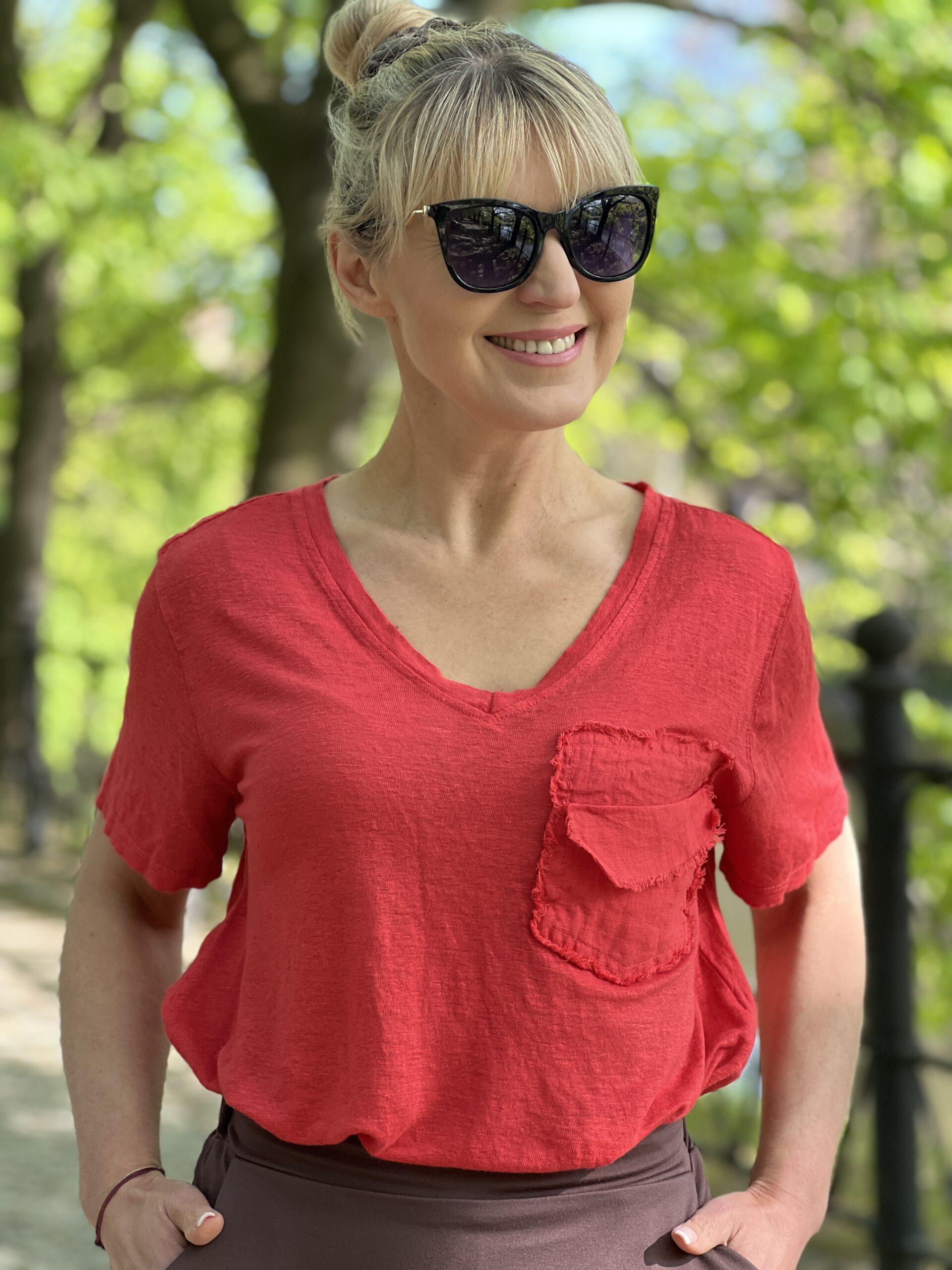 Bluzka Natura – czerwona – stylizacja Studioborycka